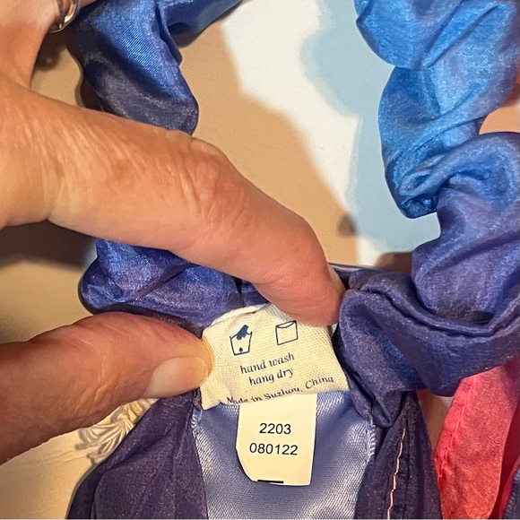 Sarah's Silks Rainbow Wings. Childs One Size. 100% silk. For babies and toddlers - Picture 9 of 10